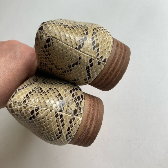Sole Society Cream Brown Snake Print Leather Loafers size 8 - Picture 12 of 15